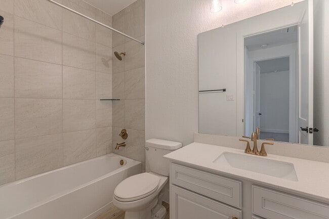 Building Photo - 9721 Roaring River Fls Ln