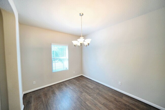 Building Photo - Beautiful Rental in Converse! Realtor Comm...