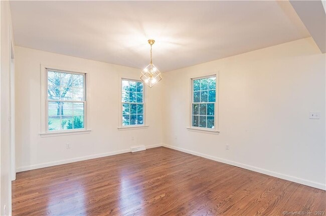 Building Photo - 1241 Halladay Ave W