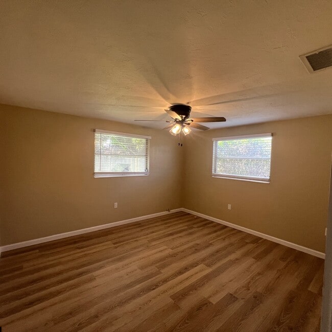 Building Photo - 7456 Cass Cir
