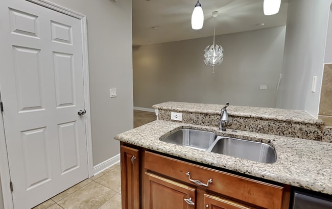 Building Photo - 9068 Shepton St