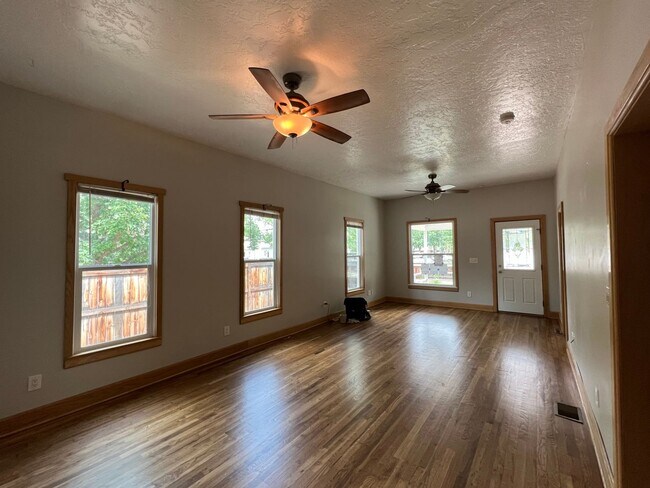 Building Photo - Corner-Lot Bungalow Close to Old Town Fort Collins!