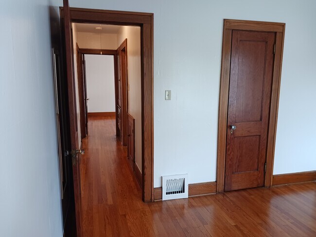 Hallway between bedrooms - 16 Blanchard Ave