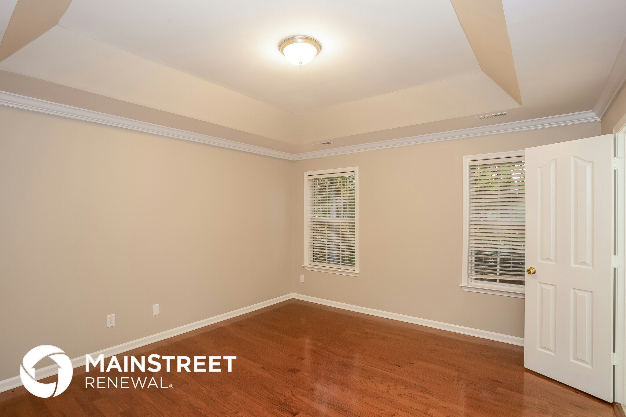 Building Photo - 8293 Chatham Oaks Dr