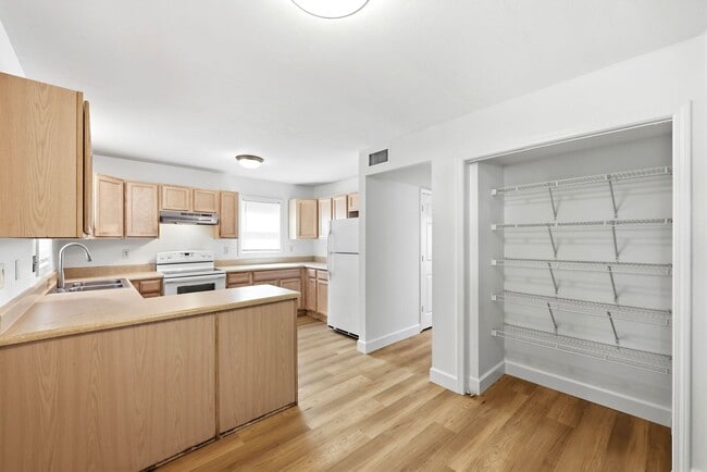 Building Photo - 3 Bedroom 2.5 Bathroom 1 car garage Single Family Home