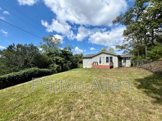 Building Photo - 15 Lela Ln