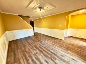 Building Photo - 2361 Southgate Square