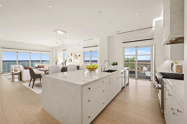 Building Photo - 2800 Lakeside Pkwy