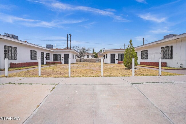 Building Photo - 2821 Fort Blvd