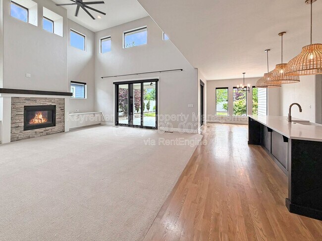 Building Photo - 8343 W Sparks Lake Dr