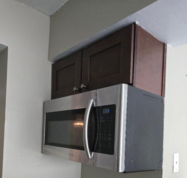 Building Photo - 12660 Ashford Point Dr