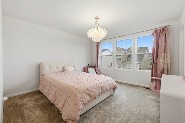 Building Photo - 5920 Hawkweed Dr