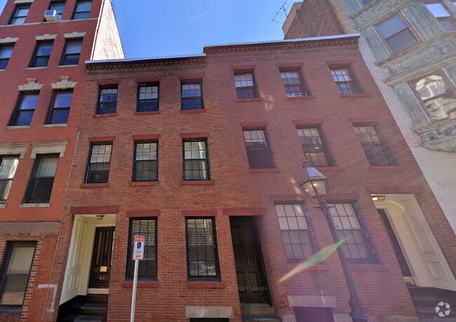 Building Photo - 59 Joy St