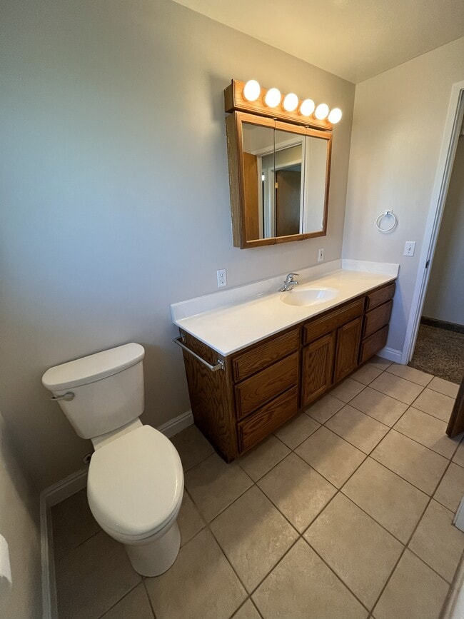 Building Photo - 1165 S Main St