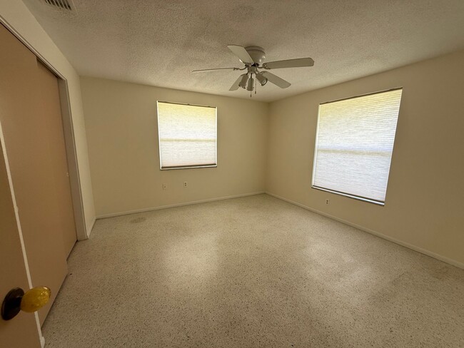 Building Photo - 2/2 with Fenced Yard, Garage and Laundry, Available Now!