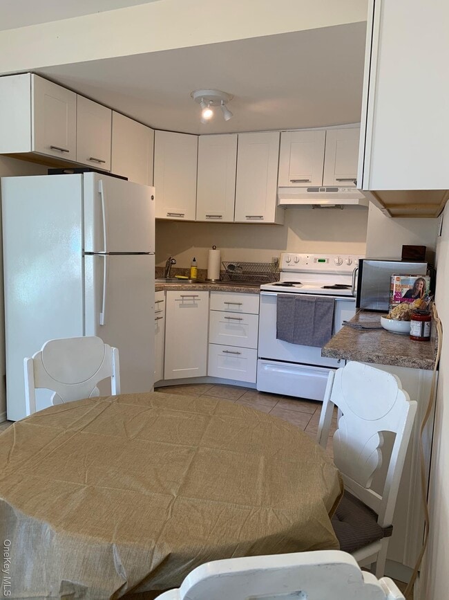 Building Photo - 23 Pearl St