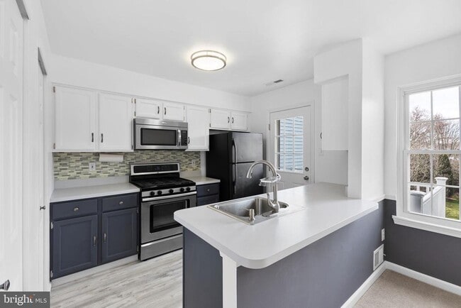 Building Photo - 219 Liberty Dr