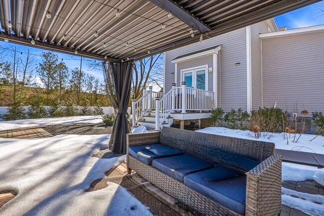 Building Photo - 279 W Central St