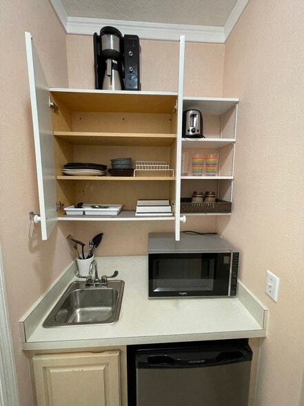 Building Photo - 9953 Perfect Dr