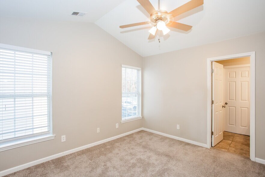 Building Photo - 2914 Pirates Pl