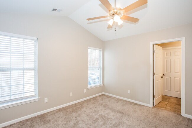 Building Photo - 2914 Pirates Pl