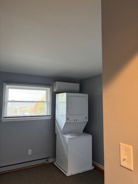 Building Photo - 208 Coolidge Way