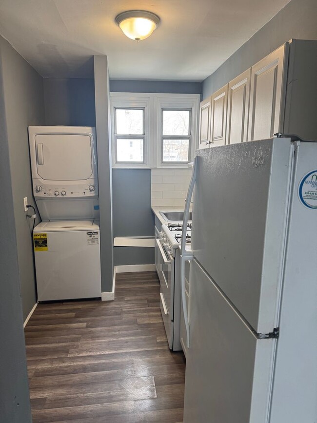 Building Photo - 2a Walnut St