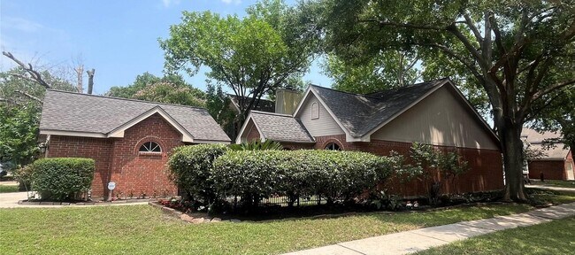 Building Photo - 9602 Top Gallant Ct