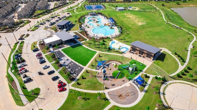 Building Photo - 823 Sarasota Shore Dr