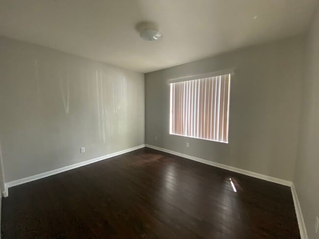 Building Photo - 2 Bedroom 2 Bathroom - Serenola Manor