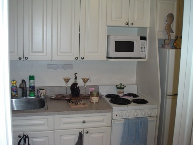 Interior Photo - 922 Courtington Ln