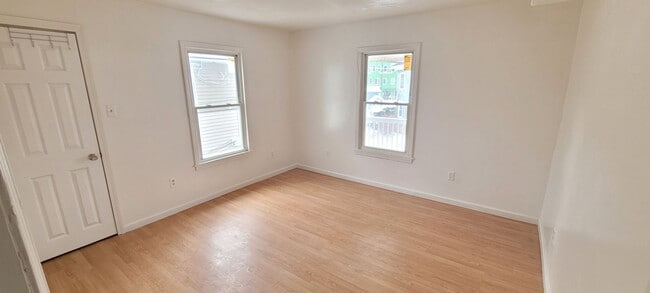 Building Photo - 53 Center St