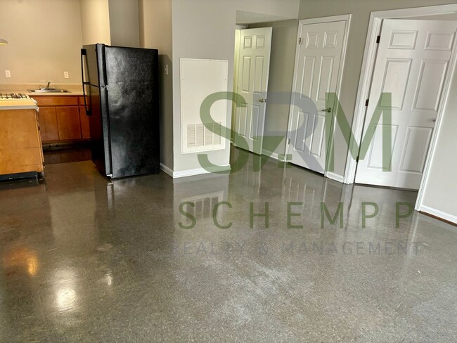 Building Photo - First floor 1 bedroom in West Louisville! Section 8 Accepted