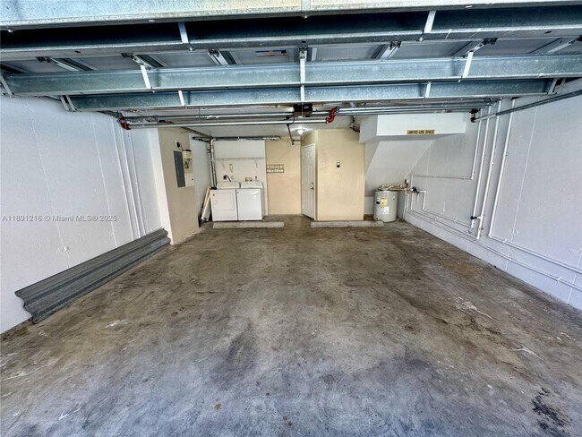 Building Photo - 2801 NE 185th St