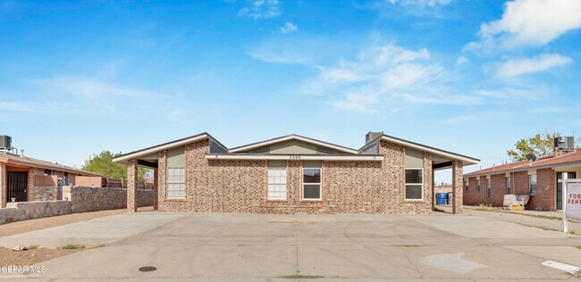 Primary Photo - 3540 E Glen Dr