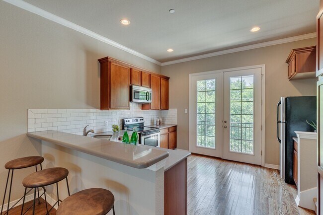 Building Photo - Miyama Cantey Townhomes 2816