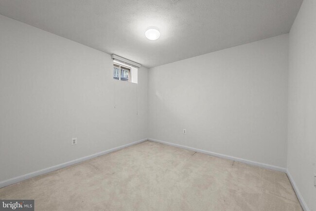 Building Photo - 21768 Tottenham Hale Ct
