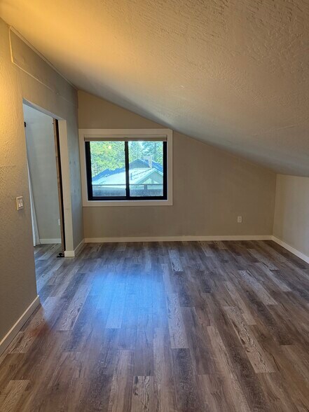 Building Photo - 370 Snowbird Loop