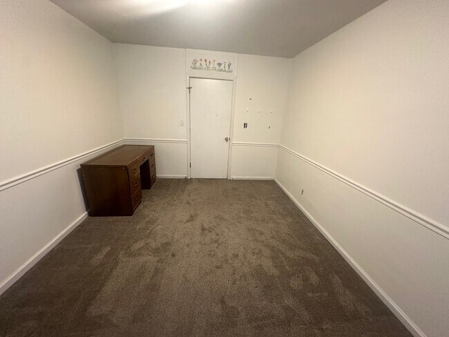 Building Photo - 235 N 400 E