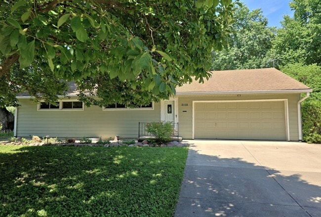 Building Photo - Move-In Ready!! 4 Bed, 2 Bath - LAWN CARE ...