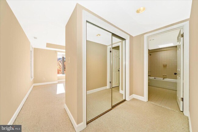 Building Photo - 1080 Wisconsin Ave NW