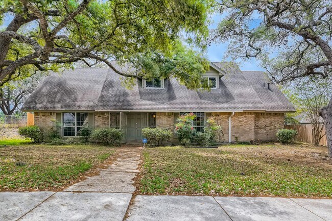Primary Photo - Gorgeous San Antonio home with large backy...