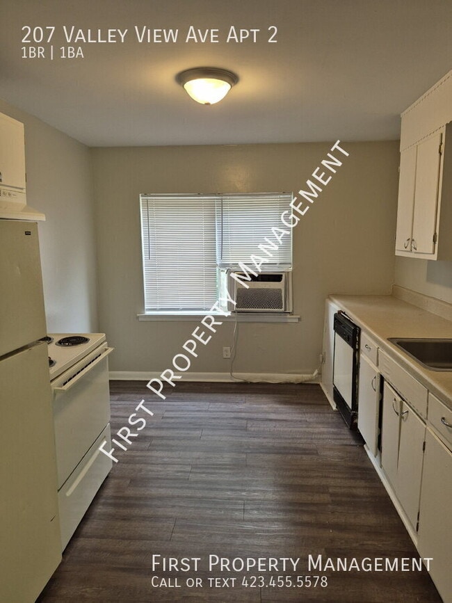 Building Photo - 207 Valley View Ave