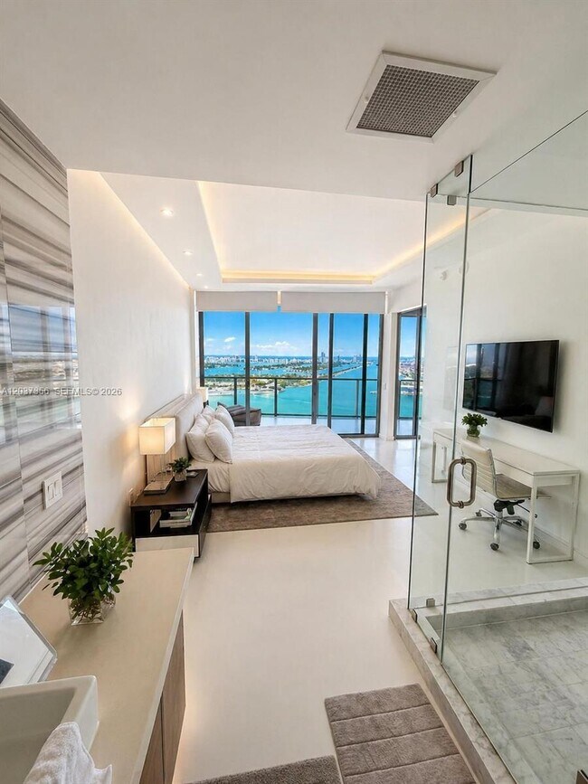 Building Photo - 1100 Biscayne Blvd
