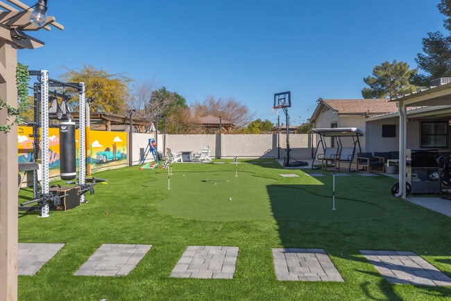 Building Photo - 3502 E Crocus Dr