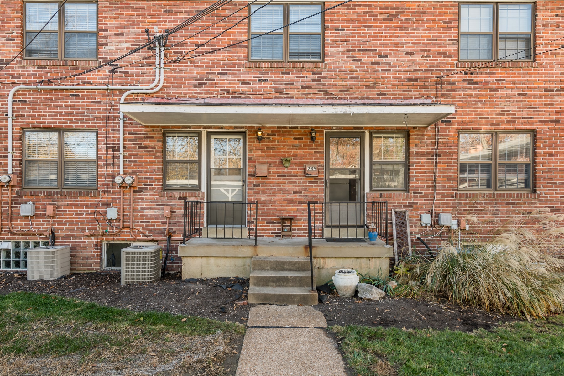 Building Photo - 235 W Washington Ave