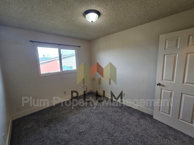 Building Photo - 5602 Bridger Ct