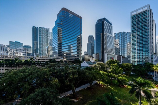 Building Photo - 495 Brickell Ave