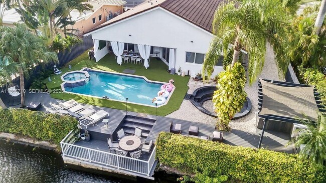 Building Photo - 205 N 31st Ave