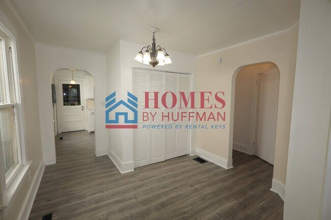 Building Photo - One Bedroom House | Move In Ready